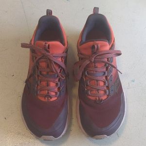 Pink Saucony Women's Mad River TR trail running shoes size 9